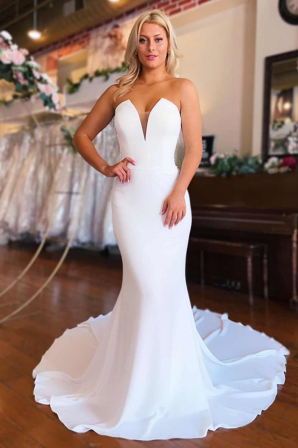 White strapless 2025 mermaid wedding dress