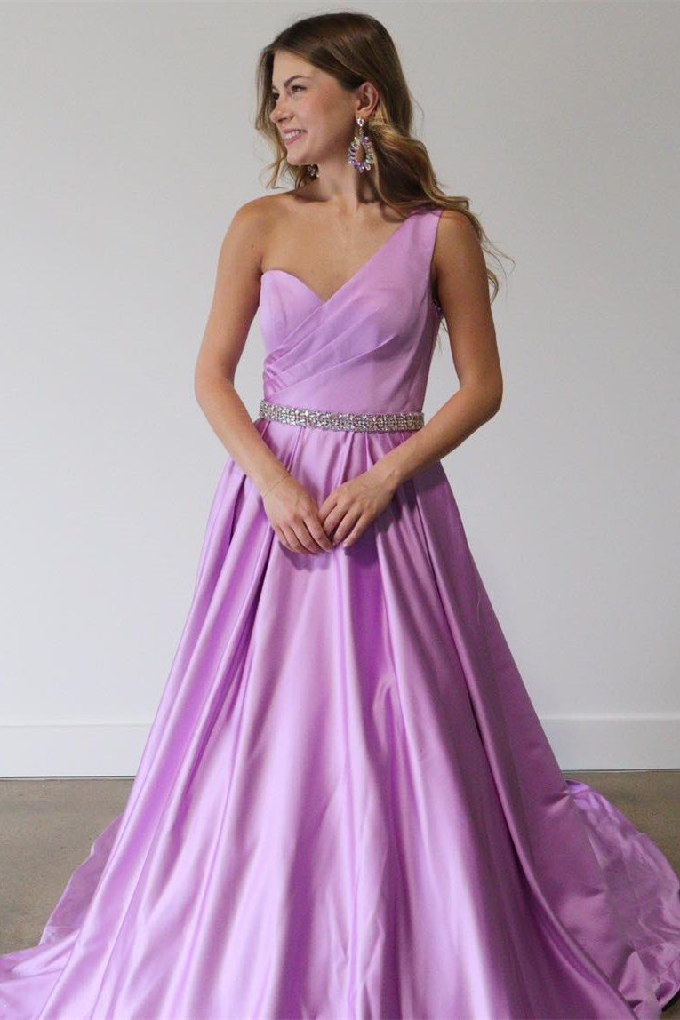 Belted hotsell prom dress