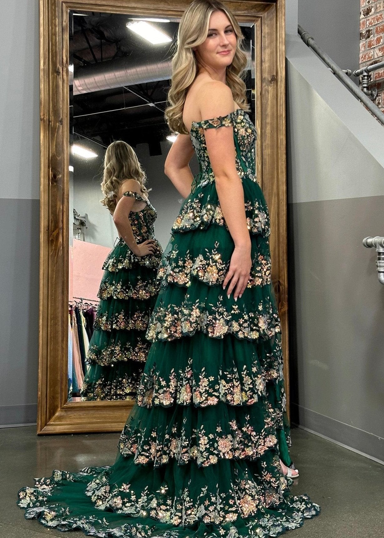 Green lace off clearance the shoulder prom dress