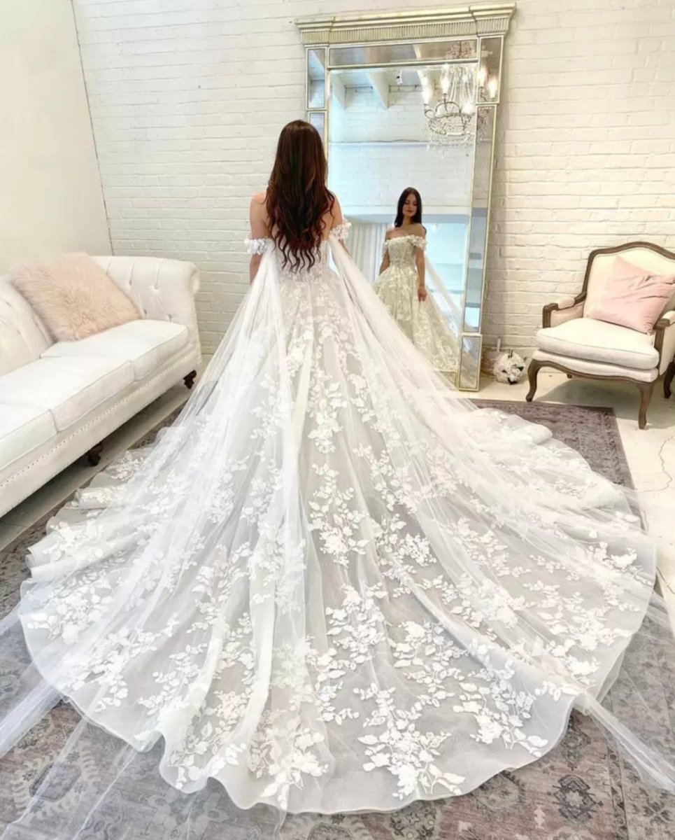 Gorgeous Ball Gown Sweetheart Lace Tulle Wedding Dresses - KissProm