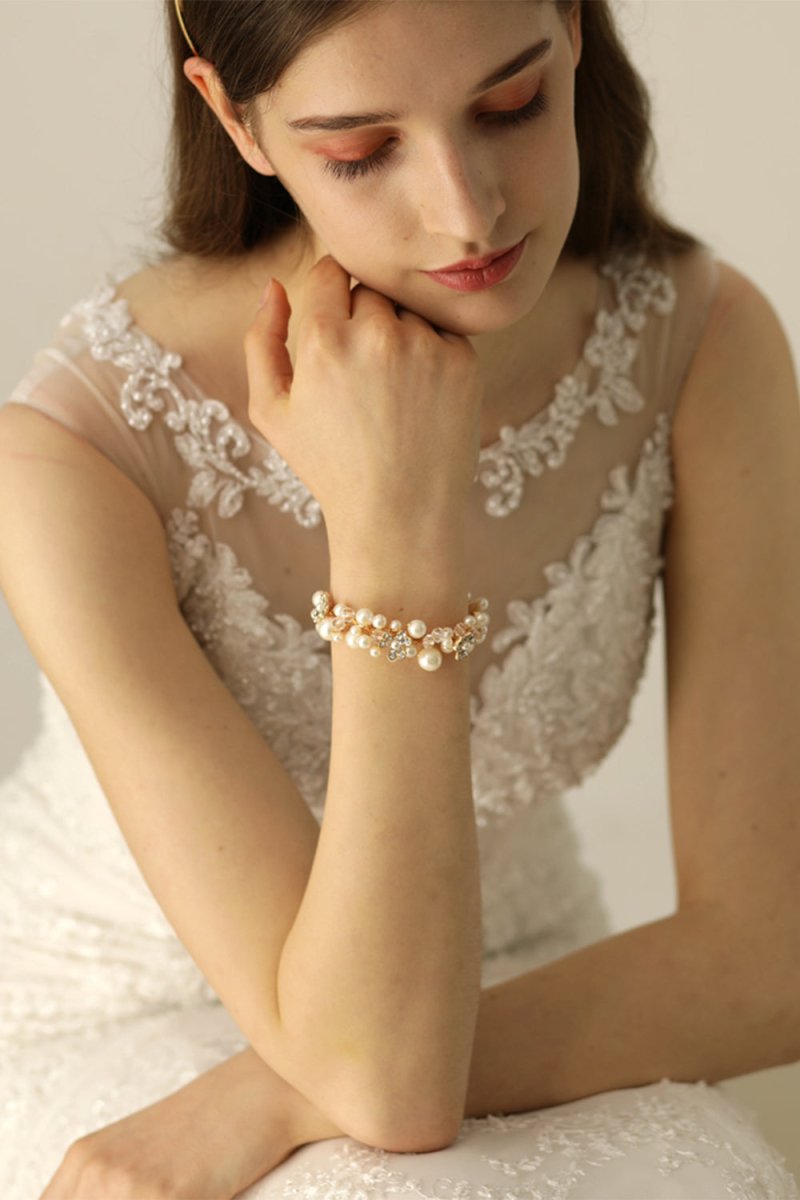 Bride and Bridesmaids Sisters Pearl Wrist - KissProm