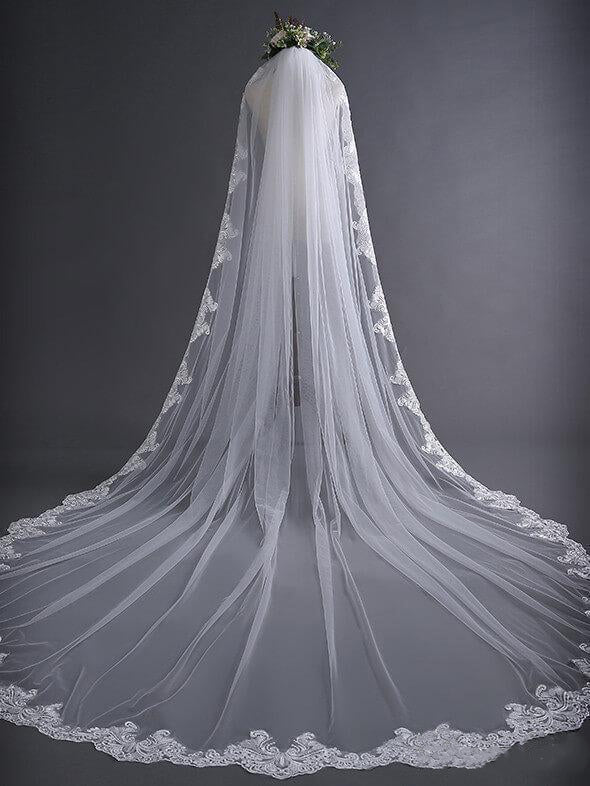 Spanish Vintage - Inspired Cathedral Mantilla Veil - KissProm