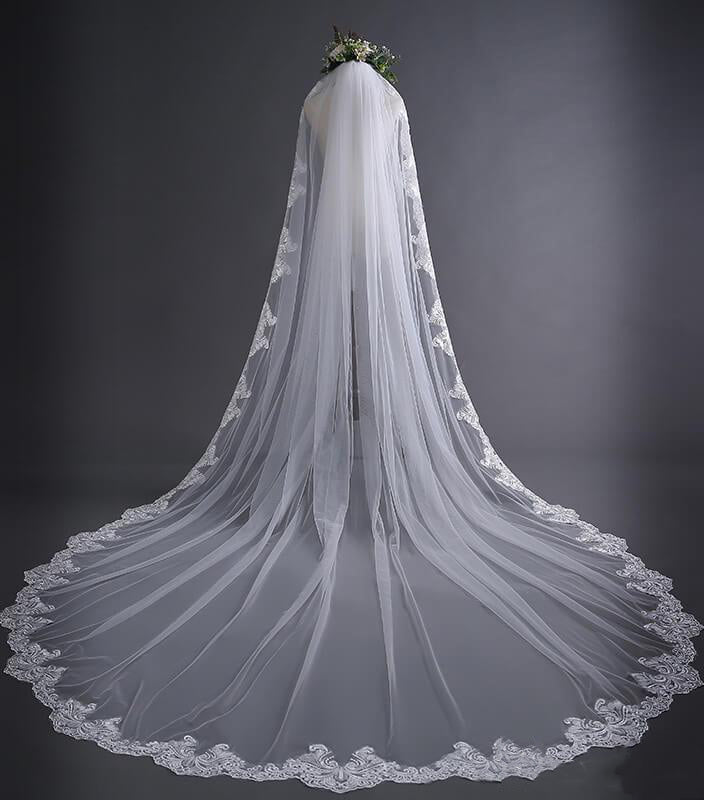 Spanish Vintage - Inspired Cathedral Mantilla Veil - KissProm