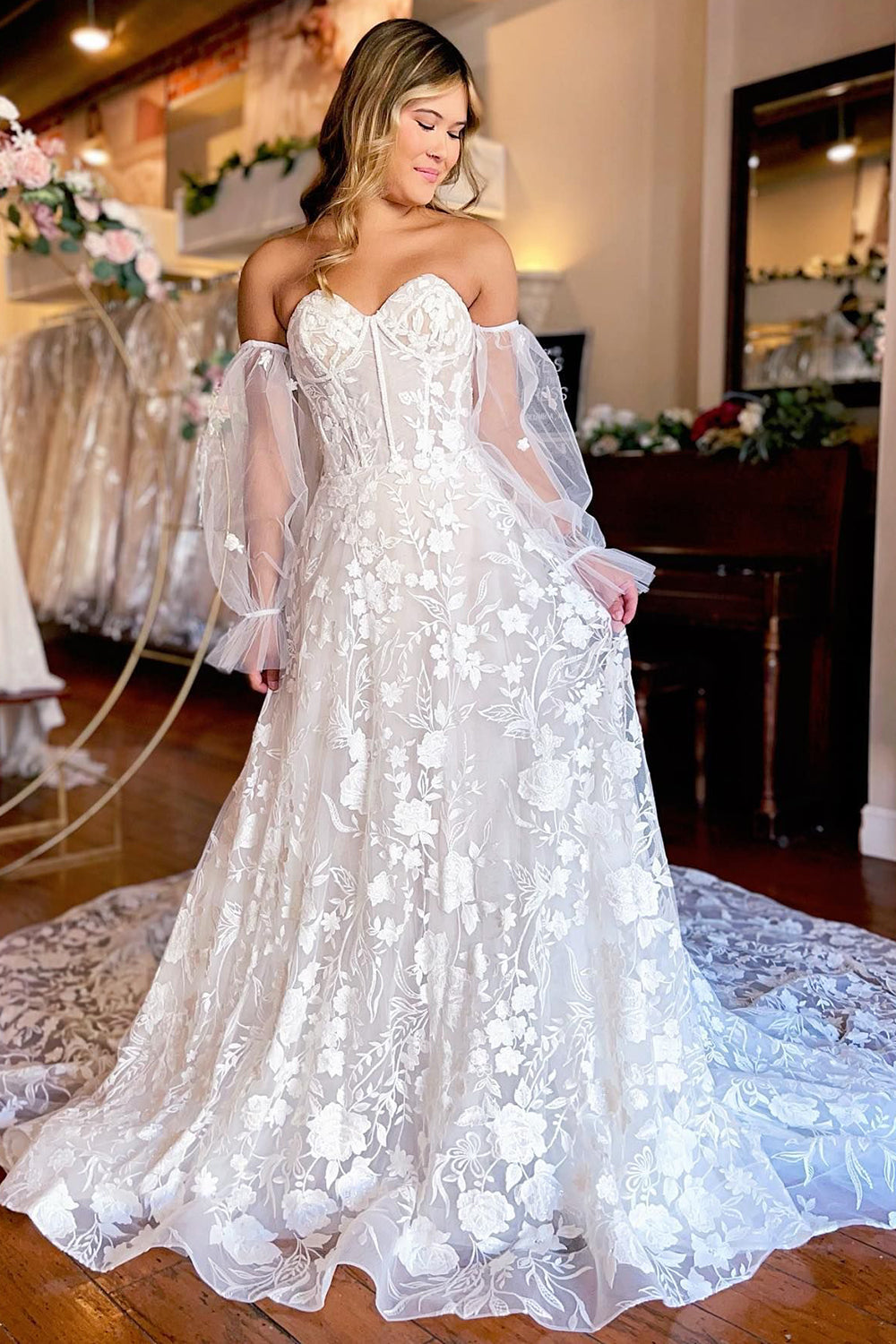 Ivory sweetheart sale wedding dress