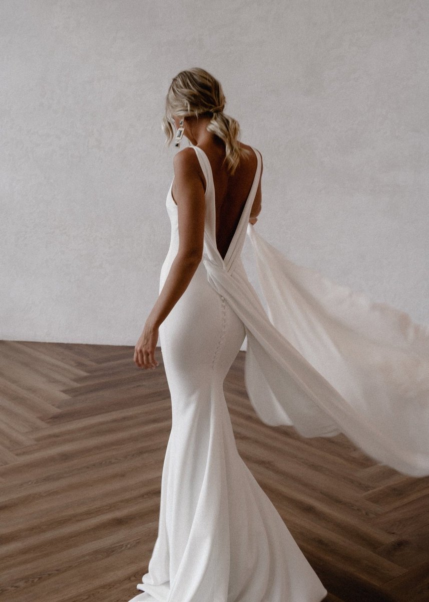 Jaylynn | Mermaid Deep V - Neck Backless White Wedding Dress - KissProm