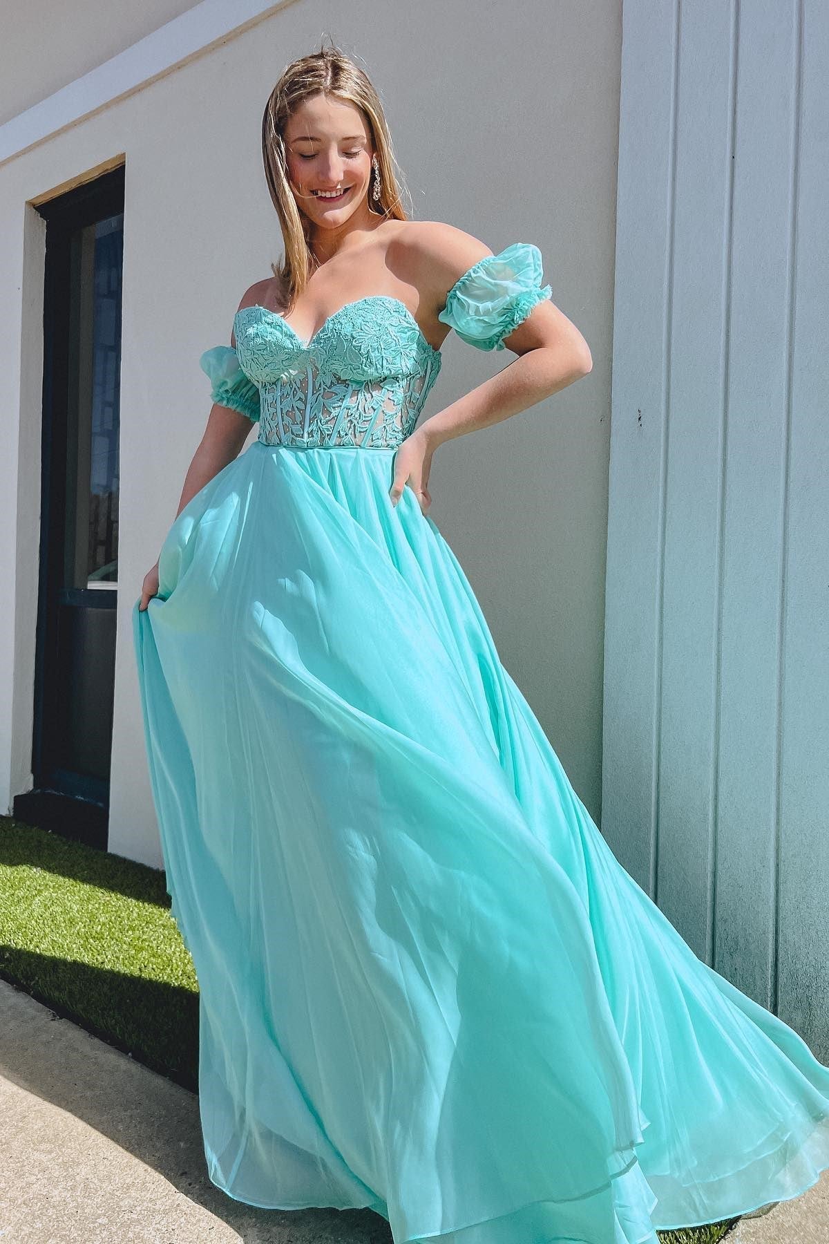 Blue chiffon best sale prom dress